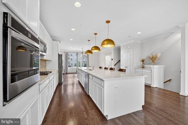 Photo - 5303 Greenwich Cir