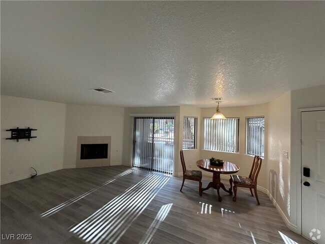 Building Photo - 5044 S Rainbow Blvd Unit 106 Rental