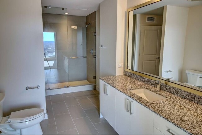 Photo - The Residences at OMNI Louisville