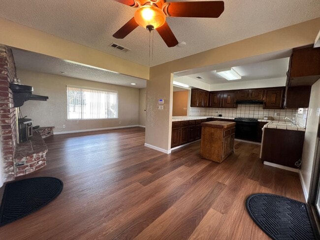 Photo - 7828 S Del Rey Ave