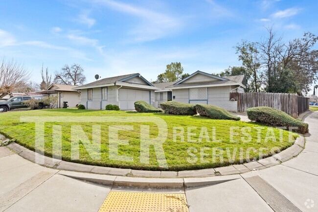 Building Photo - Charming 3-Bedroom Home with New Flooring ...