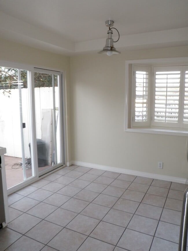 Photo - 3970 Ingraham St Unit 6