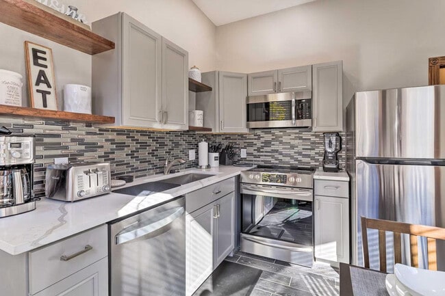 Photo - 1533 N Williams St Unidad ID1386042P