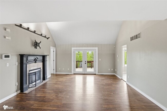 Photo - Luxury Alaska Living with Room to Spread Out — Mountain Views, Massive Garage & Incredible Commut...