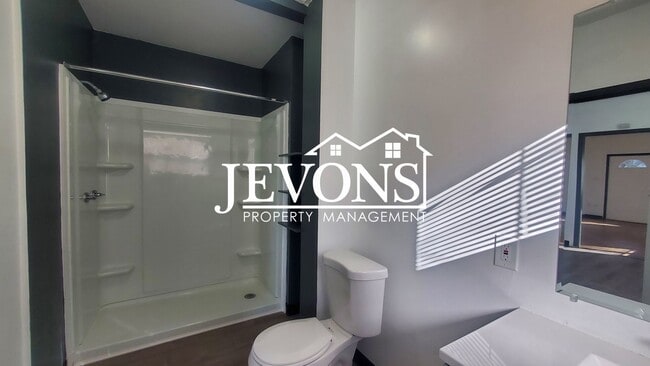 Photo - $250 Off First Month's Rent | Spacious 2BR/1BA Home in Yakima — Available Now!