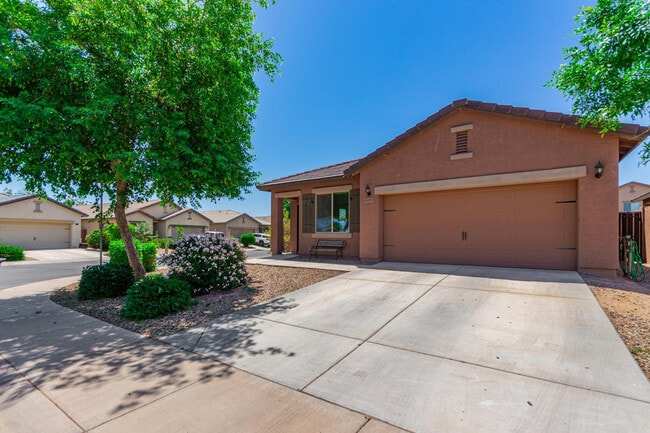 Photo - 41177 W Lucera Ln