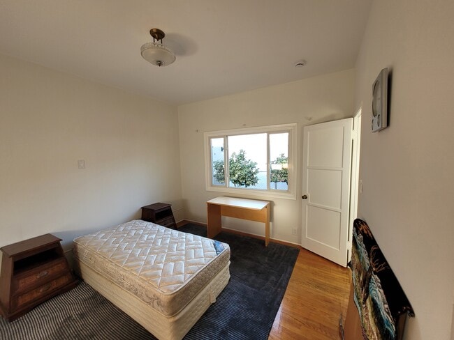 Photo - 10528 Ayres Ave