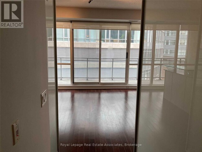 Photo - 220 Victoria St Unité 1904