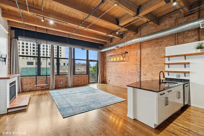 Photo - 1243 S Wabash Ave Unit 302