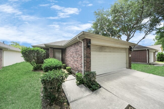 Building Photo - 24311 Hard Wood Dr Rental