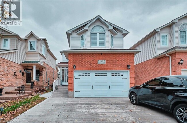 Photo - 112 Hollyridge Crescent