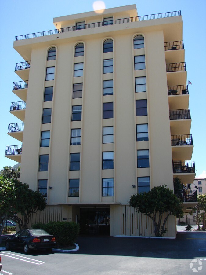 Coastal Towers - Coastal Towers Apartments
