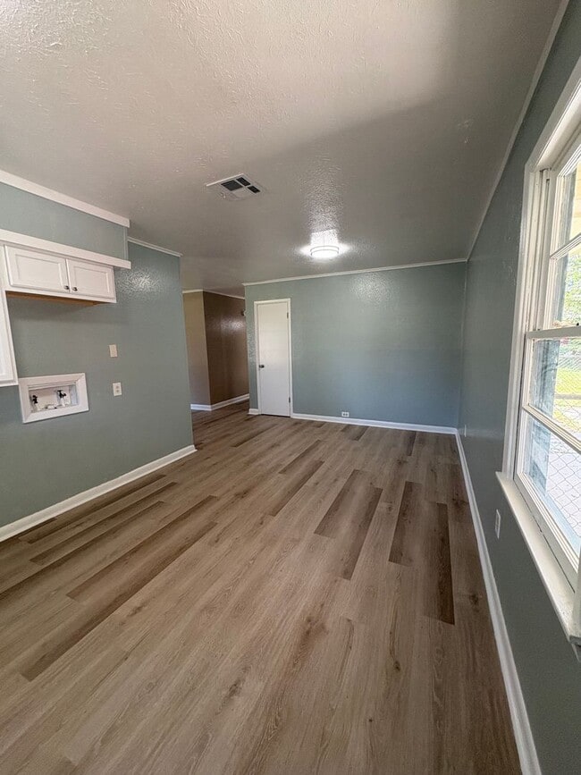 Photo - 918 Huntington Ln
