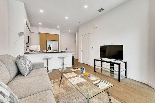 Photo - 593 Camino De La Reina Unidad SI ID1343834P