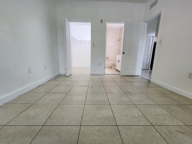 Photo - 1539 SE 27th St Unit 201