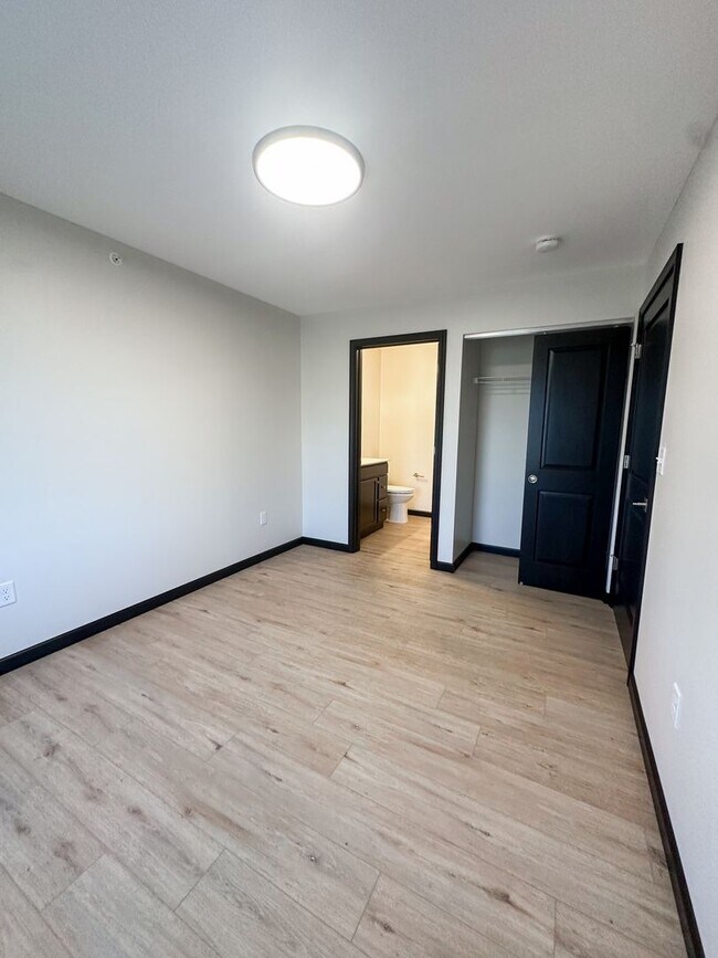 Photo - New! Beautiful 2 Bed, 2 Bath Apartment in ... Unit 2010-304