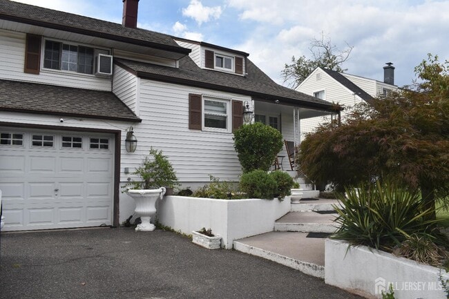 Building Photo - 193 McFarlane Rd