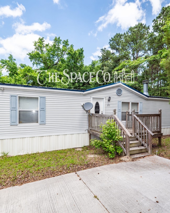 Photo - 255 Mitton Rd