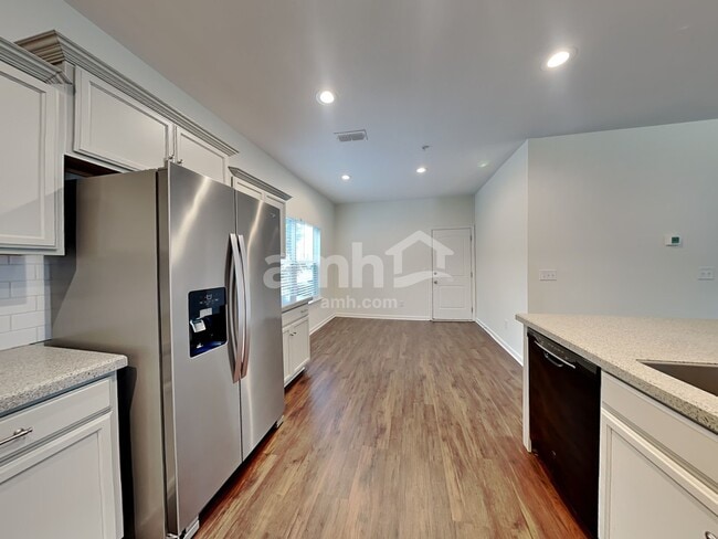 Photo - 108 Windyhill St