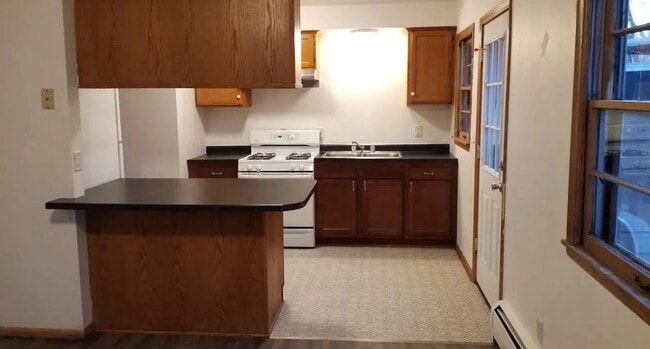 Building Photo - 1316 Circle Terrace Blvd NE