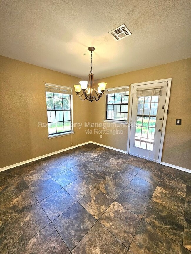 Photo - 1811 W Gulfport Cir