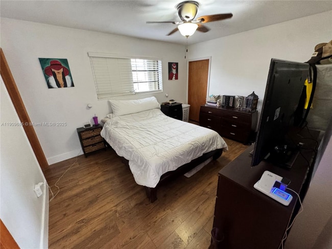 Photo - 9955 SW 214th St