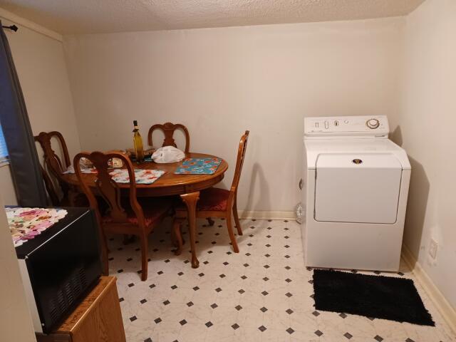 Photo - 2412 Sherrington St