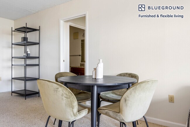 Photo - 10 Magazine St Unidad FL10-ID680