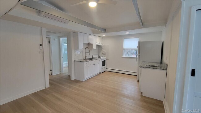 Photo - 50 Deepdale Dr