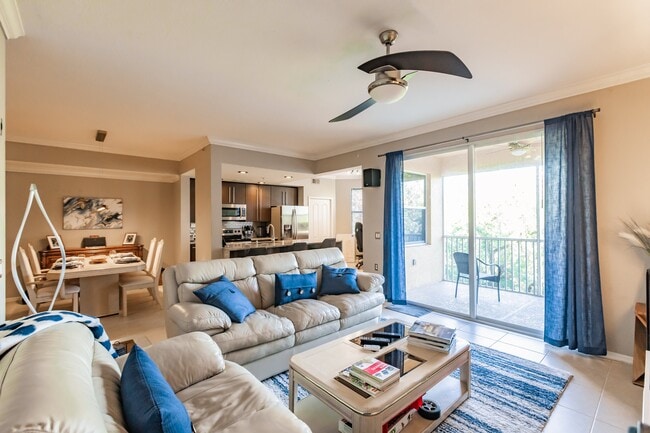 Open concept. - 8331 Whiskey Preserve Cir Unit #438
