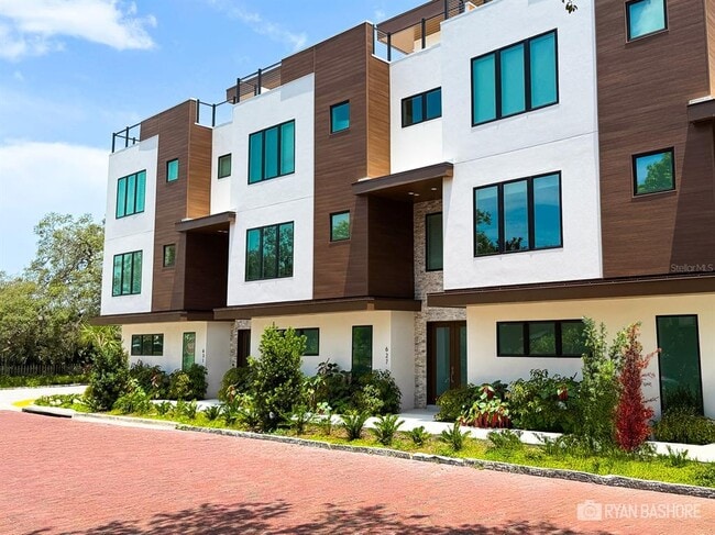 Photo - 627 Petit Wy Townhome