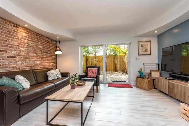 Photo - 3000 Bird Ave