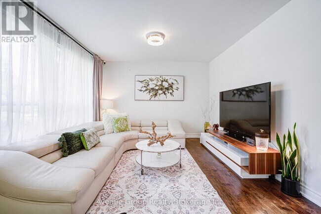 Photo - 306 Wenlock Ave