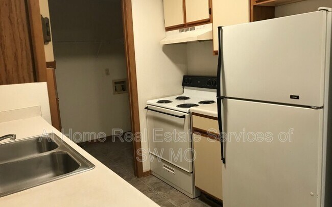 Photo - 753 E Bain St