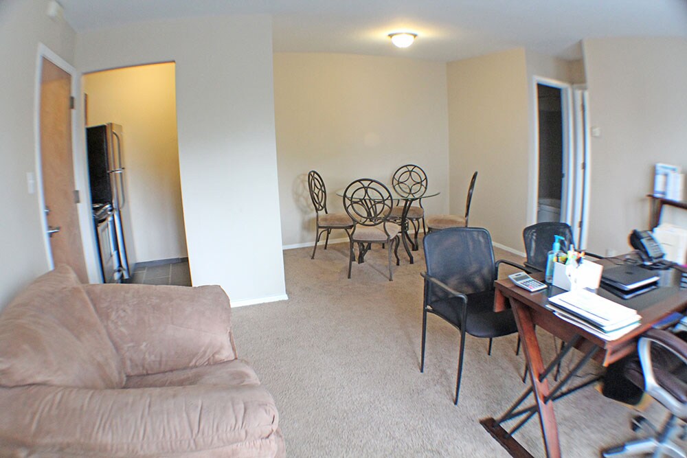 Photo - Laurel Manor Apartments