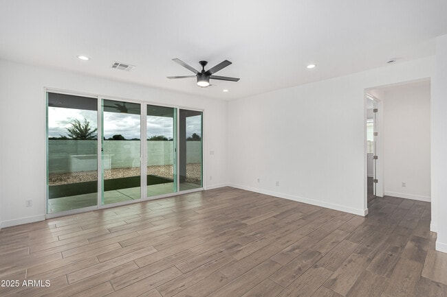 Photo - 305 E Leland Rd