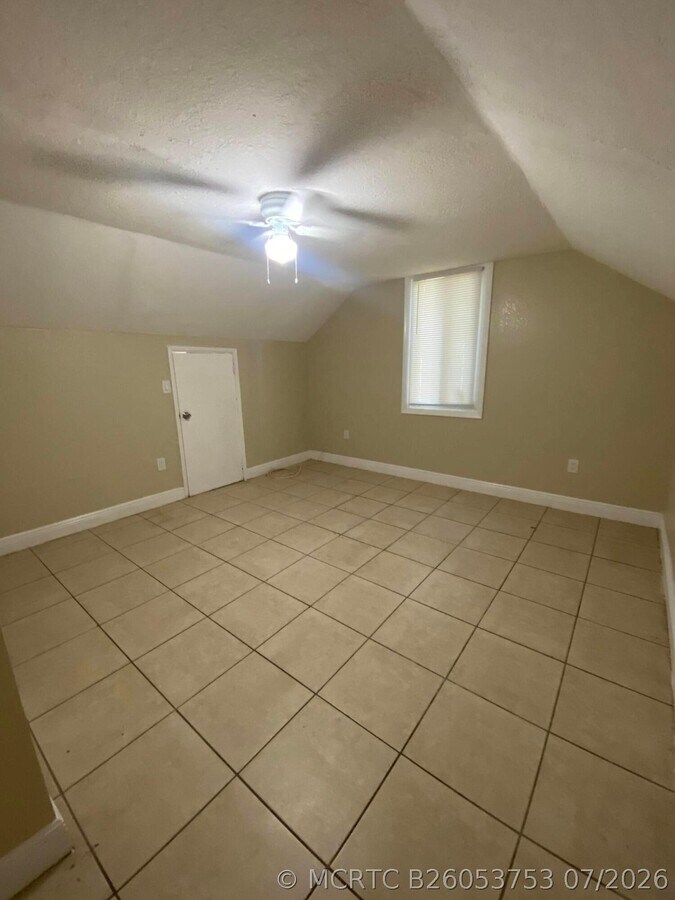 Photo - 608 NE 15th St