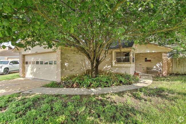 Building Photo - 6903 Foxmont Ln Rental