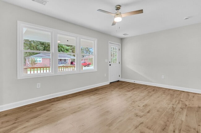 Photo - 30 Guerry Cir