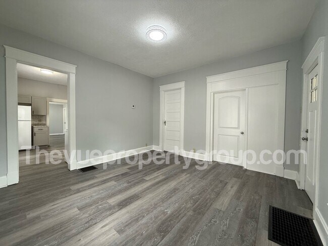 Photo - DEPOSIT MOVES YOU IN! NO RENT UNTIL SEPTEM... Casa