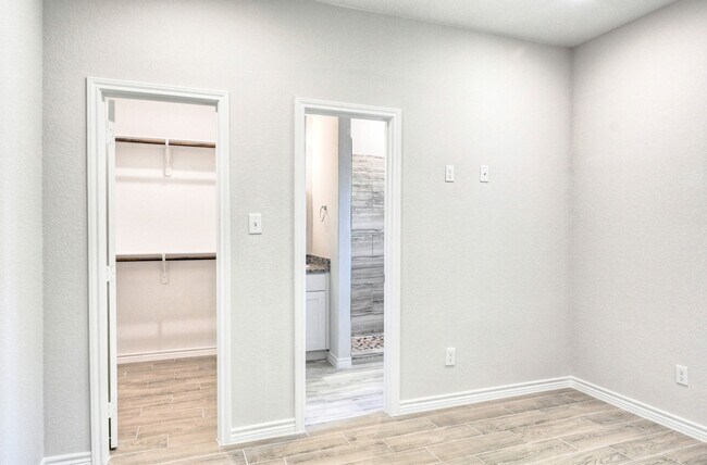 9826 Arbor Oak