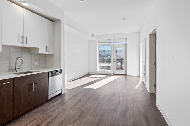 Photo - 851 W Grand Ave