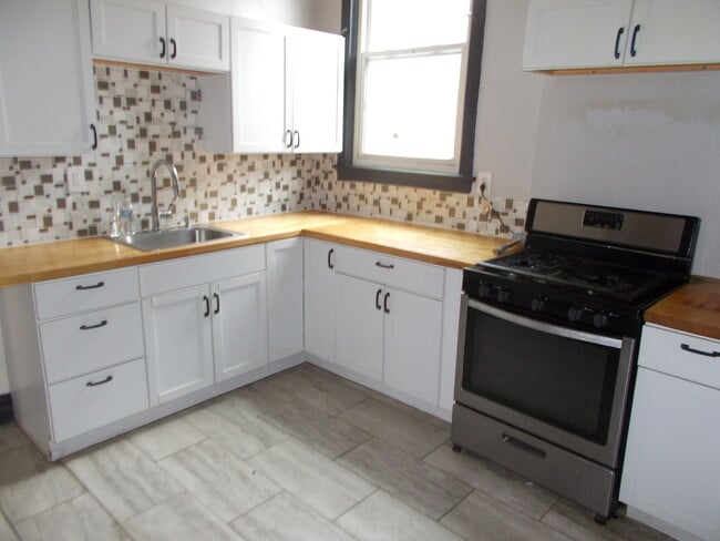 Photo - 5715 S Sangamon St