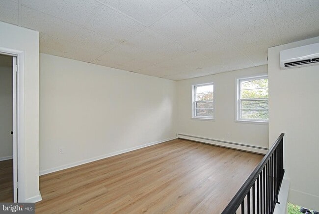 Building Photo - 4776 Old Easton Rd Unit 2 Rental