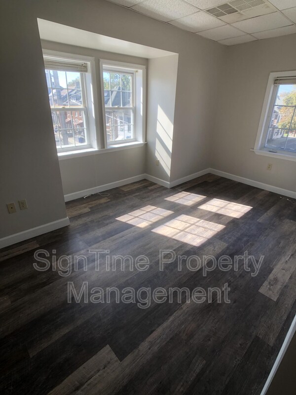 Photo - 702 N Mulberry St