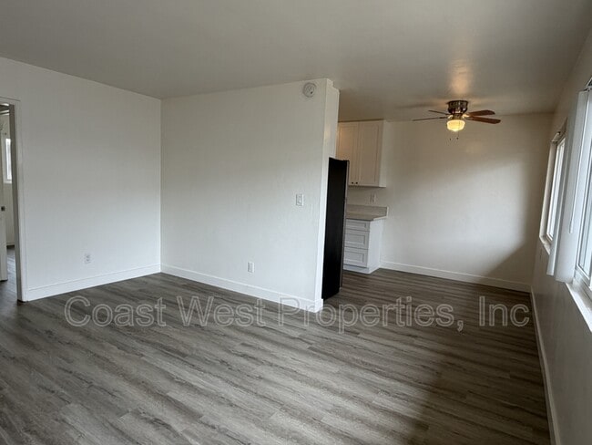 Photo - 1057-1063 1/2 Missouri St - 1061