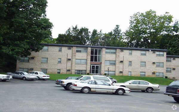 Photo - The Courtyard of Oakley