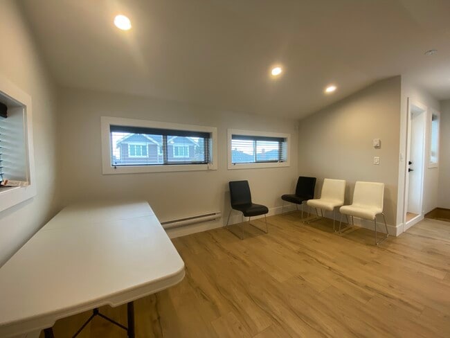 Photo - 536 60th Av W