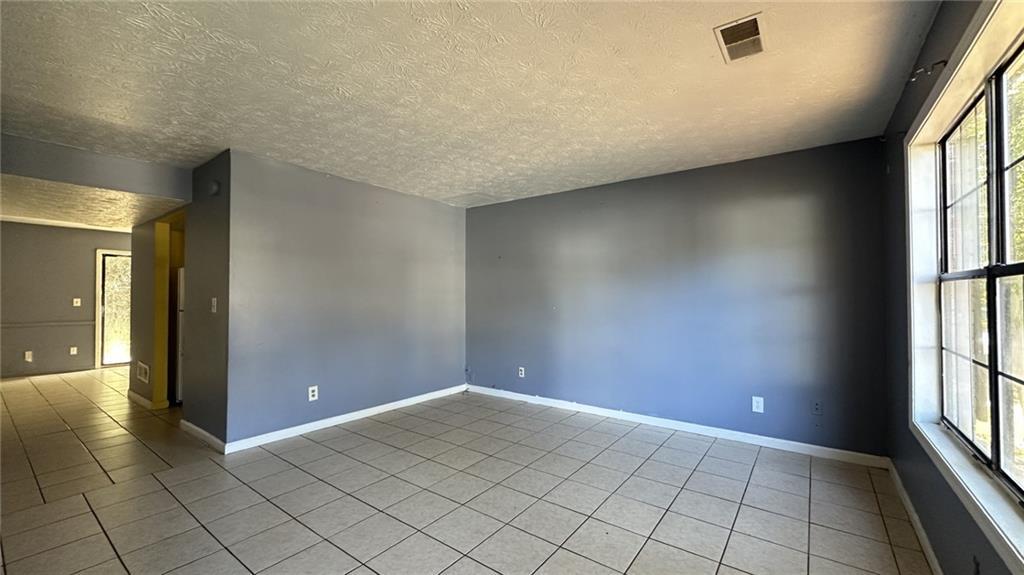 Photo - 4247 Dejohns Way