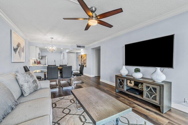 Building Photo - 14 Royal Palm Way Unit 504